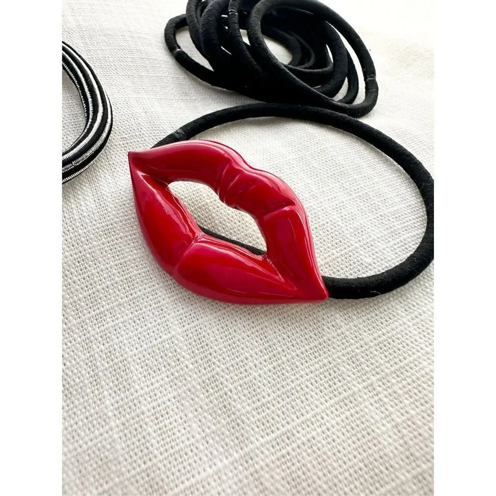 Kiss Lip and hair tie bundle